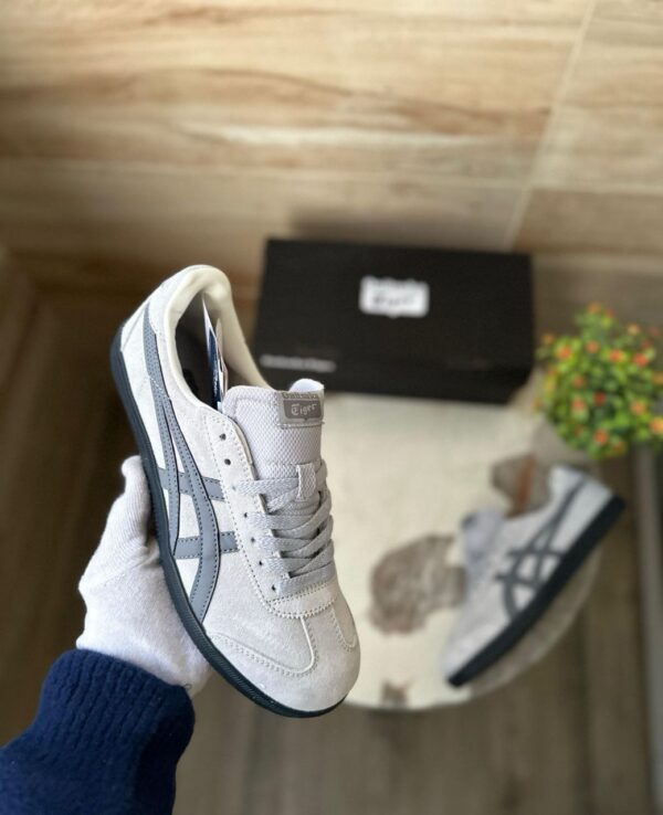 Onitsuka Tiger Tokuten Gum Sole Shoes - Image 7