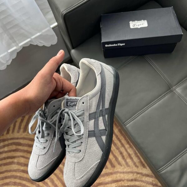 Onitsuka Tiger Tokuten Gum Sole Shoes - Image 3