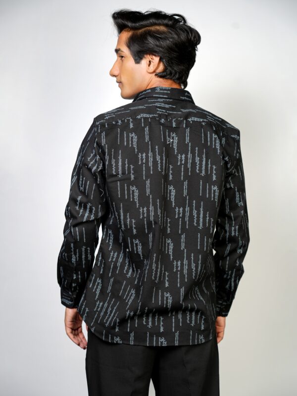 BLACK SLEEK PRINT REGULAR FIT SHIRT - Image 3