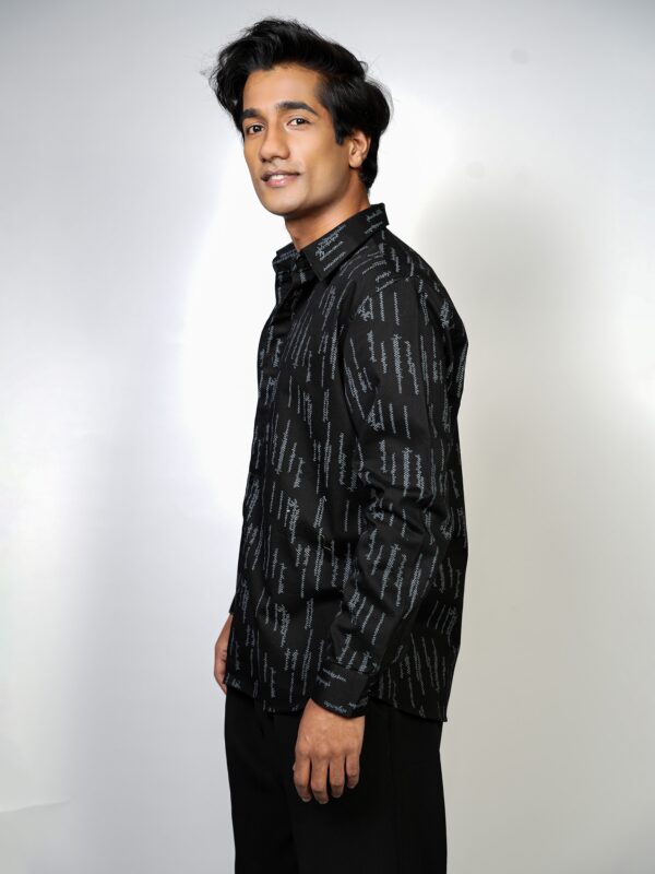 BLACK SLEEK PRINT REGULAR FIT SHIRT - Image 2